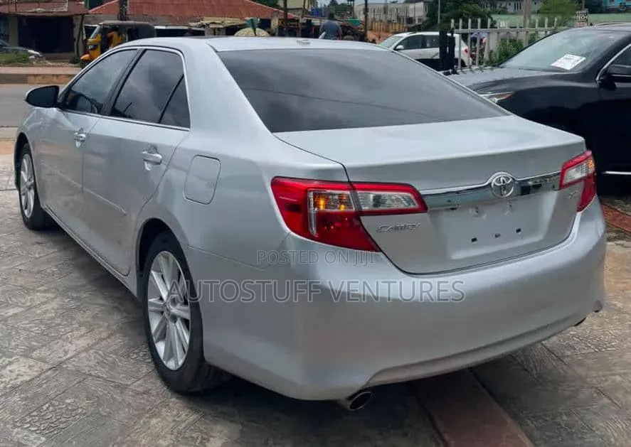 Toyota Camry 2014 Silver