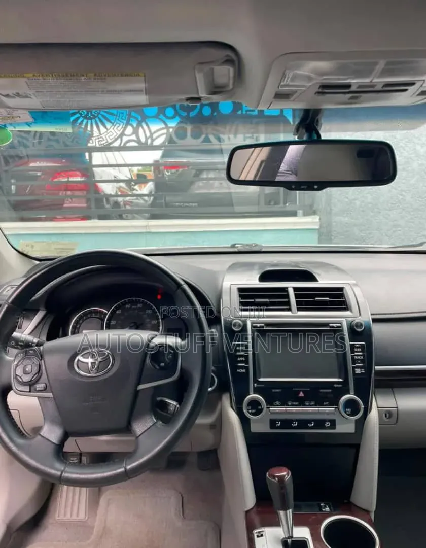 Toyota Camry 2014 Silver
