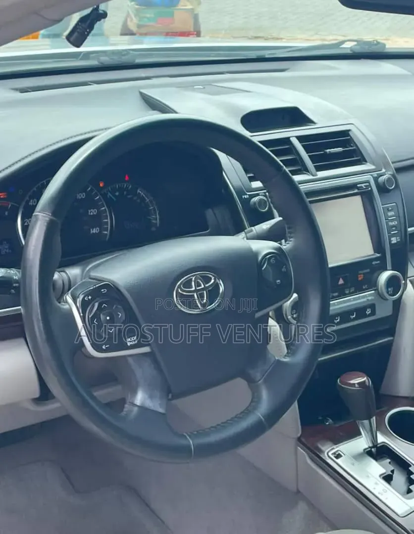 Toyota Camry 2014 Silver