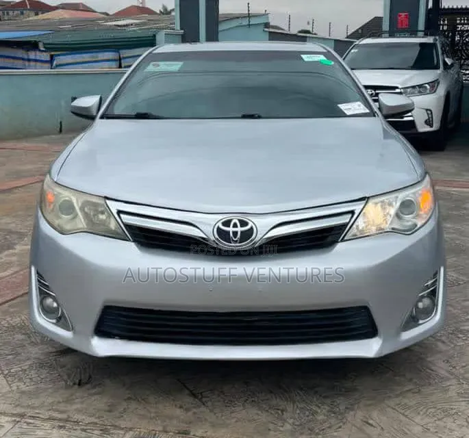 Toyota Camry 2014 Silver