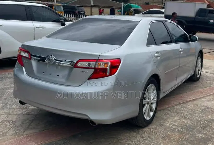 Toyota Camry 2014 Silver