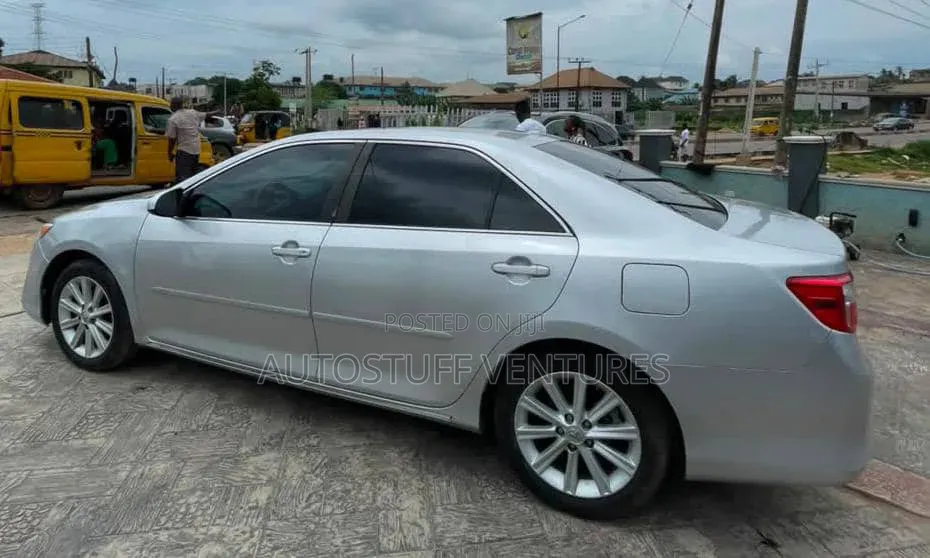 Toyota Camry 2014 Silver