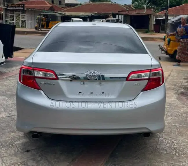 Toyota Camry 2014 Silver