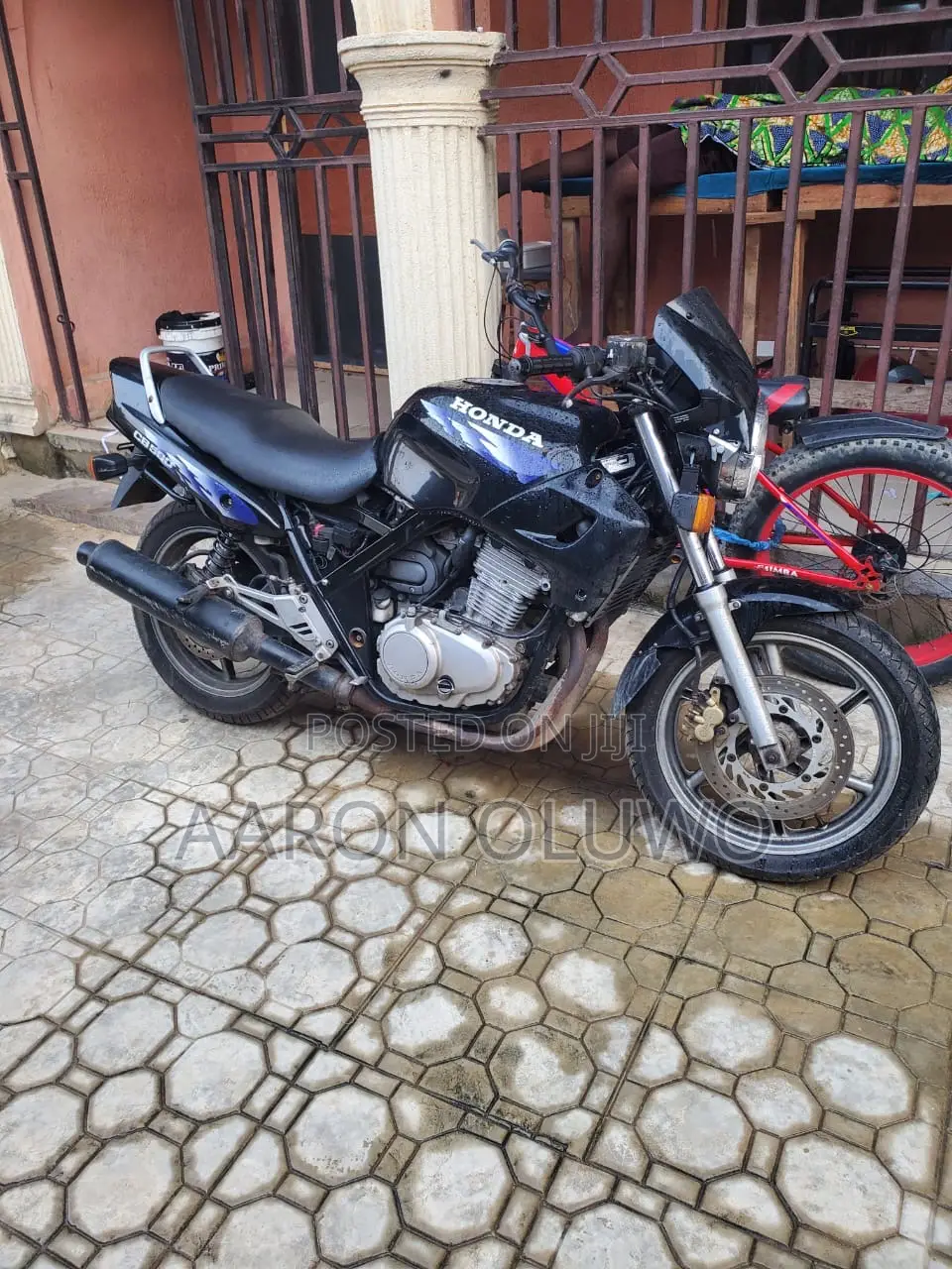 Honda CB 2002 Black