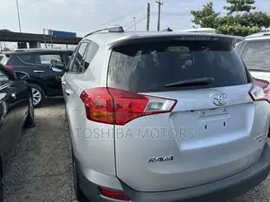 Toyota RAV4 Limited 4dr SUV AWD (2.5L 4cyl 6A) 2015 Silver