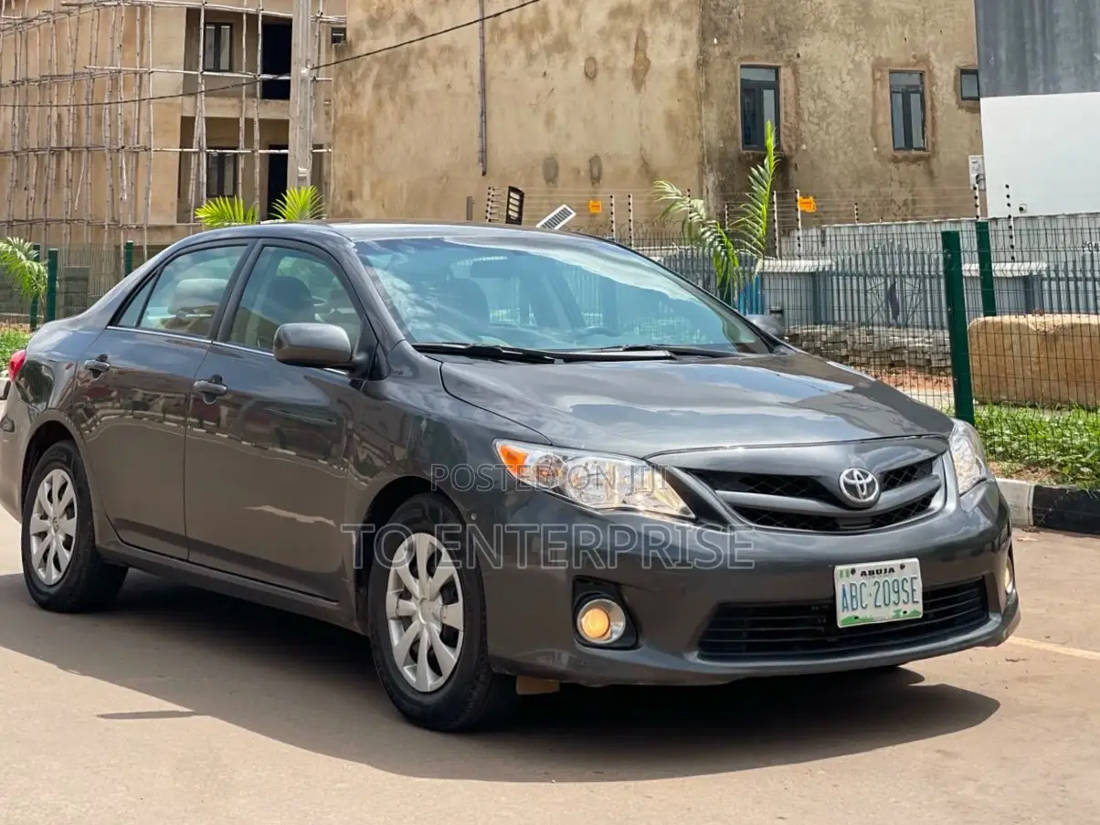Toyota Corolla 2012 Gray