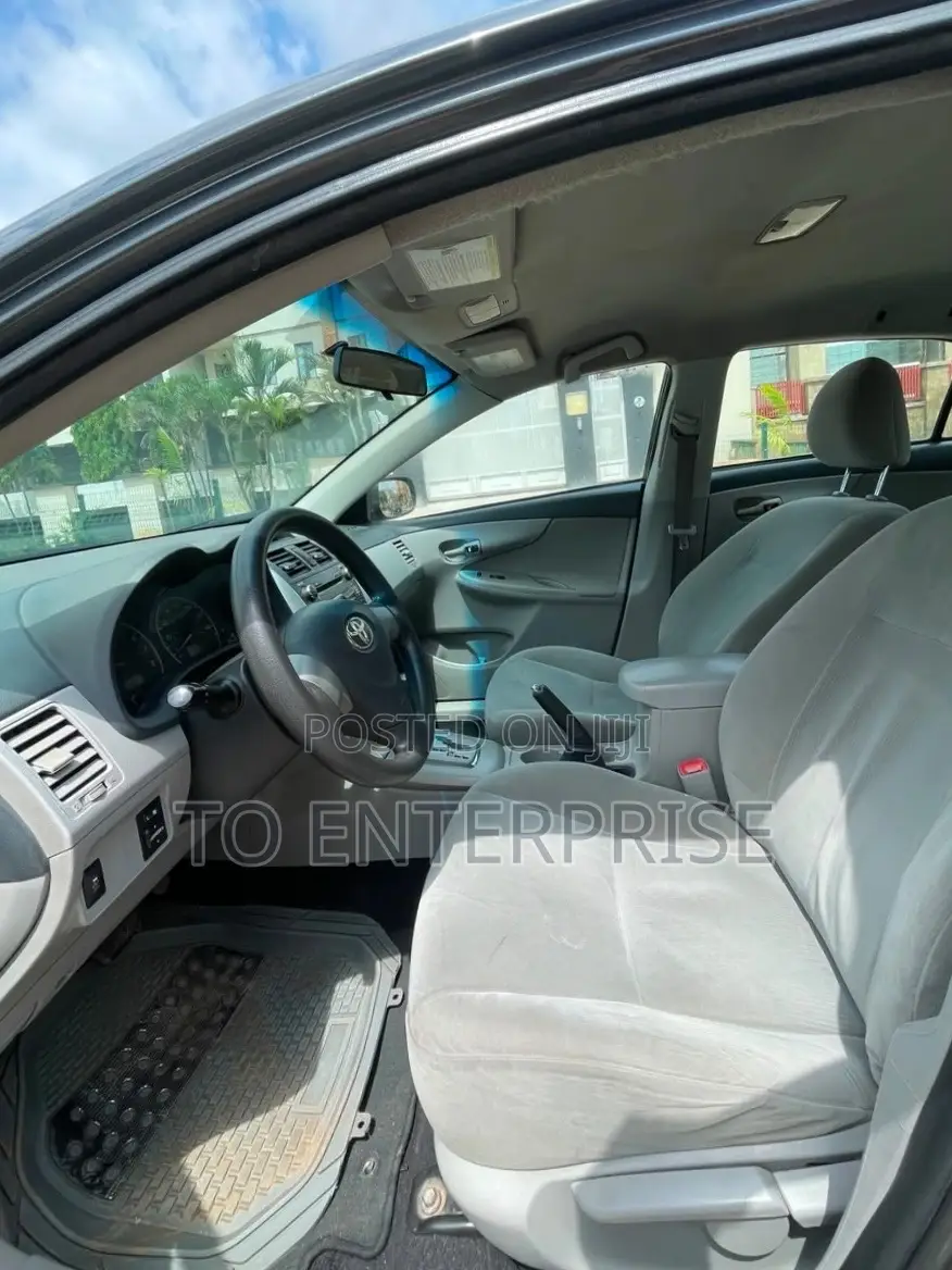 Toyota Corolla 2012 Gray