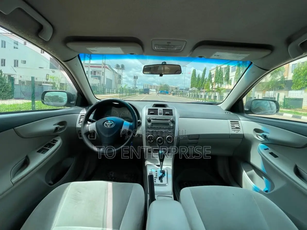 Toyota Corolla 2012 Gray