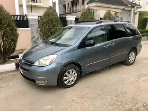 Toyota Sienna CE FWD (3.3L V6 5A) 2004 Blue