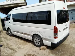 Toyota HiAce 2013 White
