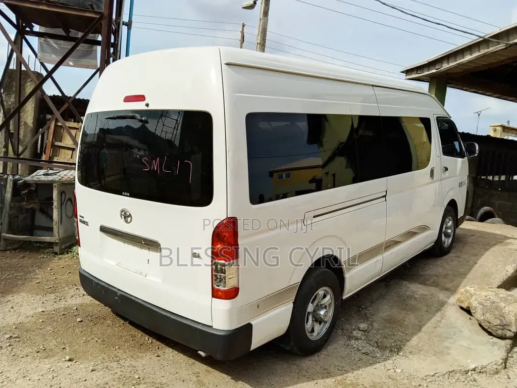 Toyota HiAce 2013 White