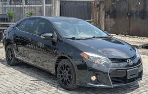 Toyota Corolla 2016 Black