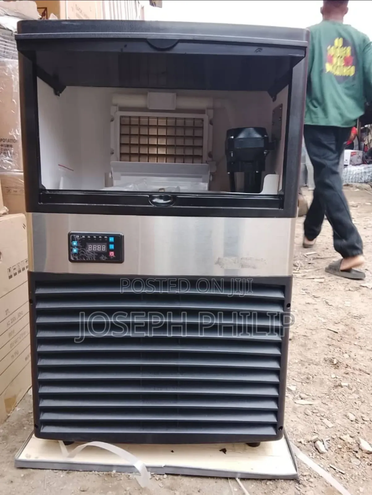 Ice Cube Maker
