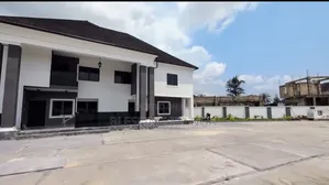 6bdrm Condo in Shelter Afrique, Uyo for sale