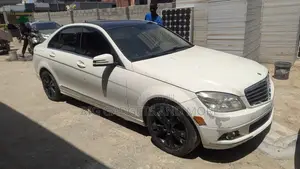 Mercedes-Benz C300 2010 Off white