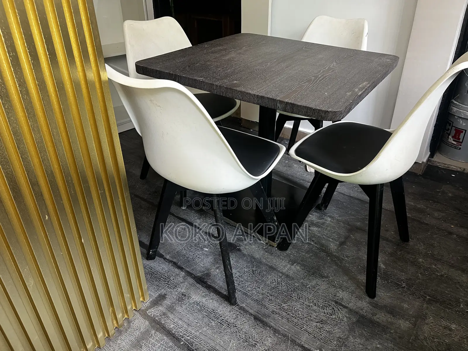 4 Seater Elegant Set