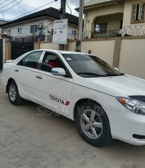 Toyota Camry LE 4dr Sedan (2.4L 4cyl 5A) 2005 White