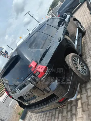 Toyota Land Cruiser Prado 2022 Black