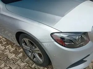 Mercedes-Benz E300 2018 Silver
