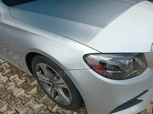 Mercedes-Benz E300 2018 Silver