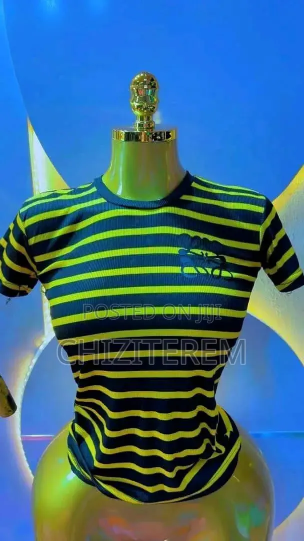 Trendy Scripted Crop Top-Different Colours-Fitted Short Sleeve