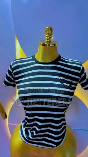 Trendy Scripted Crop Top-Different Colours-Fitted Short Sleeve