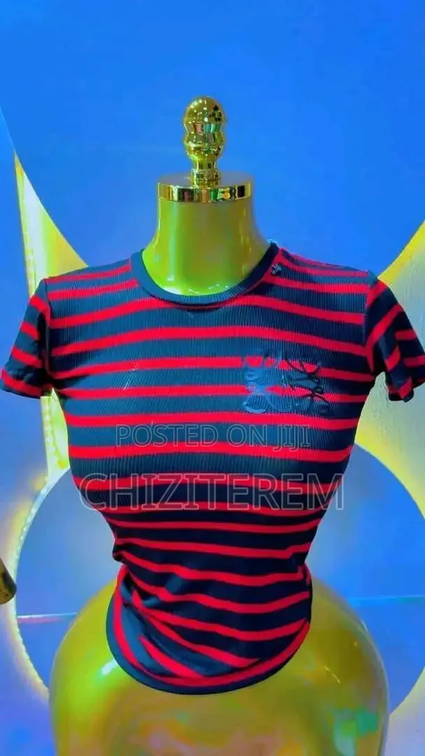 Trendy Scripted Crop Top-Different Colours-Fitted Short Sleeve