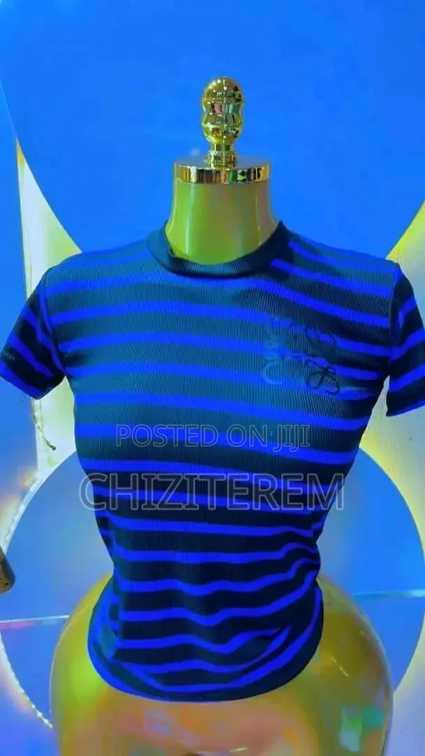 Trendy Scripted Crop Top-Different Colours-Fitted Short Sleeve