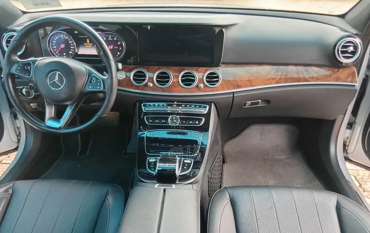 Mercedes-Benz E300 2018 Silver