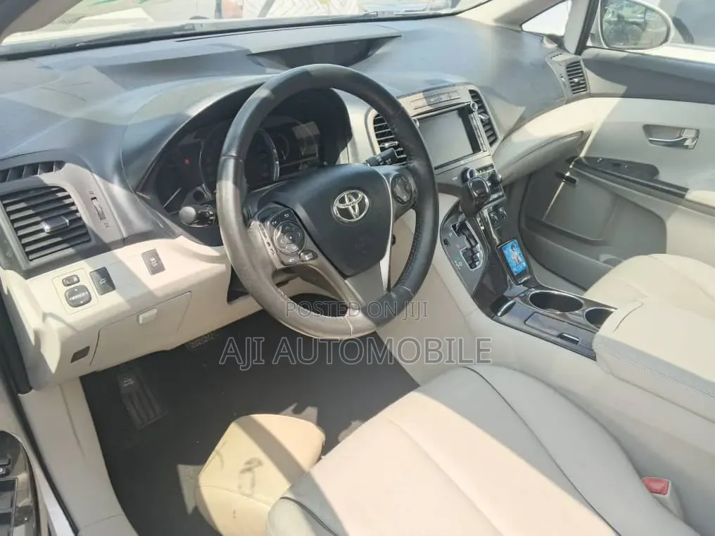 Toyota Venza 2012 Silver
