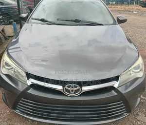 Toyota Camry XLE 4dr Sedan (2.5L 4cyl 6A) 2016 Gray