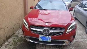 Mercedes-Benz GLA 250 2015 Red
