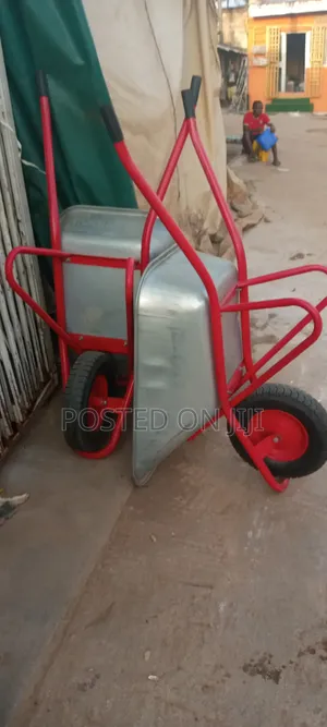 Heavy Duty Wheelbarrow