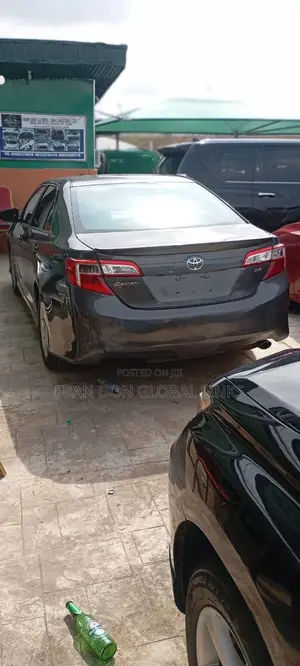 Toyota Camry SE 4dr Sedan (2.5L 4cyl 6A) 2014 Gray