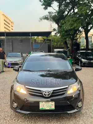 Toyota Avensis 2013 Black