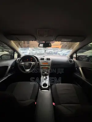Toyota Avensis 2013 Black