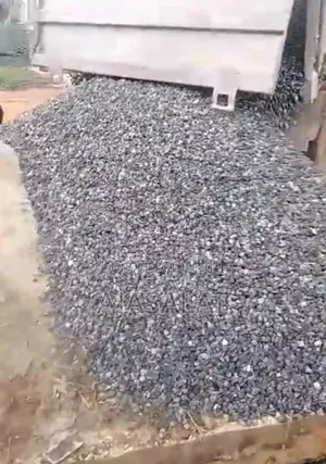 30 Ton of 2/4 Granite
