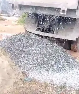 30 Ton of 2/4 Granite