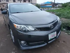 Toyota Camry SE 4dr Sedan (2.5L 4cyl 6A) 2012 Gray