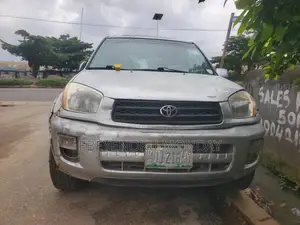 Toyota RAV4 Automatic 2002 Silver