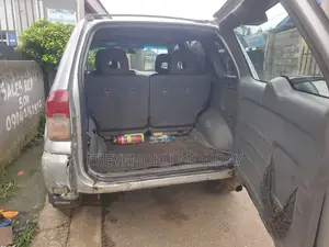 Toyota RAV4 Automatic 2002 Silver