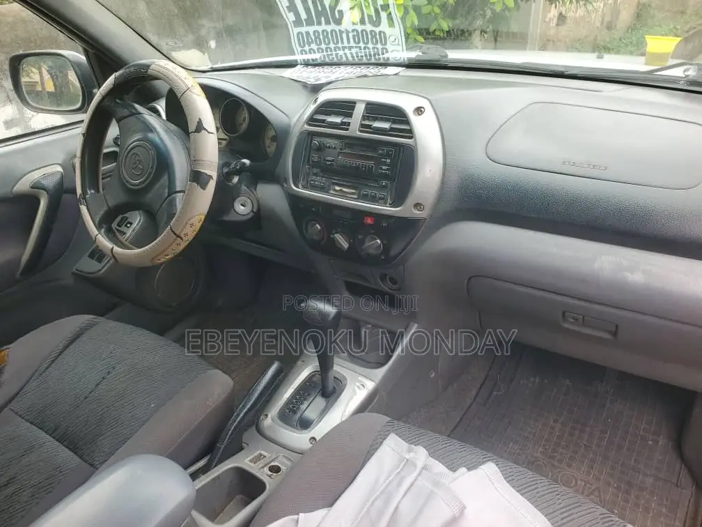Toyota RAV4 Automatic 2002 Silver