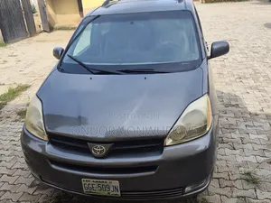 Toyota Sienna 2005 Gray