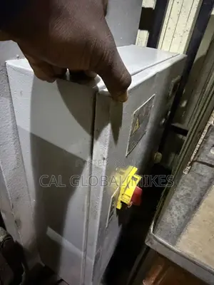 Vertical Knee-Type Willing Machine