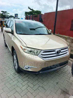 Toyota Highlander 2011 Gold