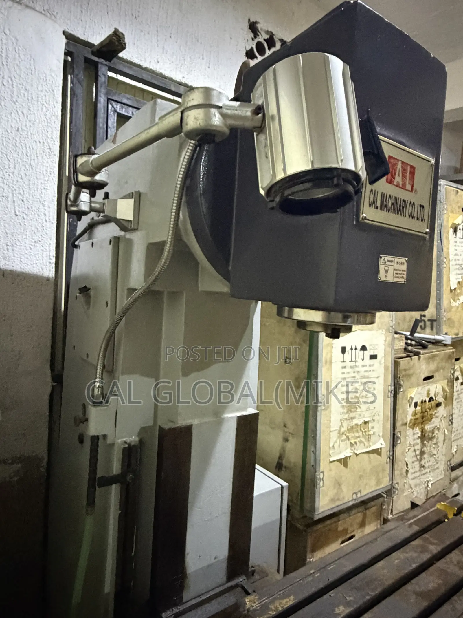 Vertical Knee-Type Willing Machine
