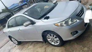 Toyota Corolla 2010 Silver