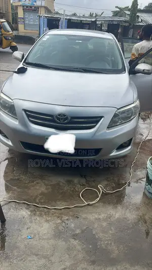 Toyota Corolla 2010 Silver