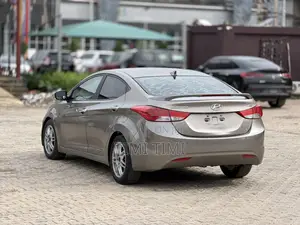 Hyundai Elantra Limited Sedan FWD (1.8L 4cyl 6A) 2013 Brown