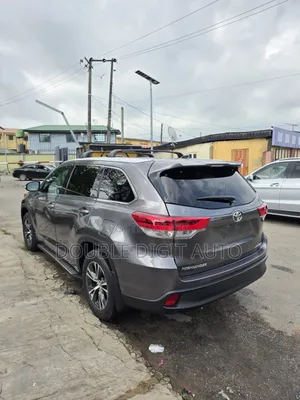 Toyota Highlander XLE V6 4x2 (3.5L 6cyl 6A) 2016 Gray